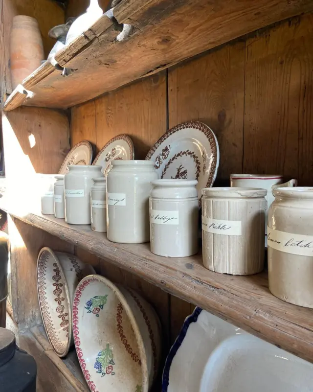 🍶✨ Step into the Georgian kitchen at Newbridge and discover a taste of the past! This new display features jars labelled with traditional pickles and preserves taken straight from the Cobbe family’s own recipe book 📖🌿

From garden harvests to wild hedgerow finds, these carefully crafted provisions show the seasonal rhythm of historic kitchen life.🥒🌰

A delicious slice of history, preserved in time.

#NewbridgeHouse #GeorgianKitchen #HeritageLiving #IrishHistory #HistoricalCooking #PicklesAndPreserves #CobbeCollection #CountryHouseStyle #FoodHeritage #KitchenDisplay