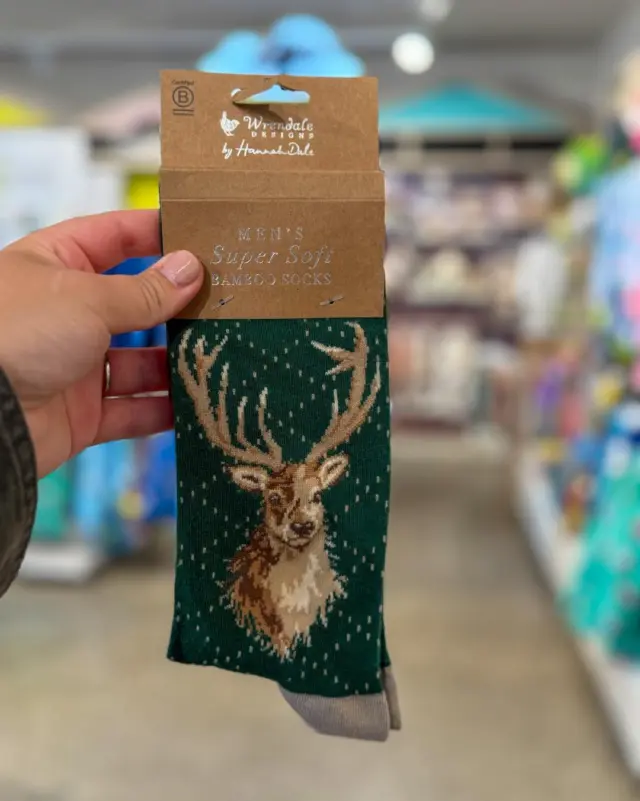 🍂 Cosy Autumn finds have arrived! From socks and snacks to adorable gifts  pop into the Courtyard Gift Shop this weekend and see what’s new. 🎃🛍️

#NewbridgeHouse #CourtyardGiftShop #AutumnVibes #HalloweenAtNewbridge #ShopLocal #GiftIdeas #AutumnInIreland #DiscoverDublin #Donabate #NewbridgeFarm #AutumnGifts #HalloweenFun
