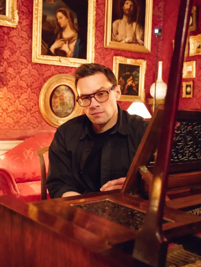 ✨ What an absolute treat! 🎉 Bressie spent his birthday with us! 🥳

We had the honour of spending a captivating evening with Bressie right here in the Red Drawing Room of Newbridge House and Farm. Playing the Erard piano 🎹, the beautiful, calming sound of his music truly enveloped us all. 💫

Bressie’s new album, The Place That Has Never Been Wounded, is an incredible, deeply personal project - a soundtrack designed for mindfulness and introspection. 

💭🌙 It’s all about sitting with the good and bad in life, appreciating the natural world 🌳, and being present, despite how overwhelming modern life can feel. 🌤️ Hearing his therapeutic, beautiful piano compositions live was a wonderful experience for the soul. 🎵

And for the perfect end to the night? We all sang “Happy Birthday”! 🎂🎶🎈

Thank you, Bressie, for sharing your journey and your incredible talent with us. 🙏✨ It was a truly unforgettable evening of connection, music, and calm. 🌟💛

#Bressie #NewbridgeHouseandFarm #ThePlaceThatHasNeverBeenWounded #IrishMusic #Mindfulness #ErardPiano #LivingInThePresent #Inspiration #MusicTherapy #UpMullingar