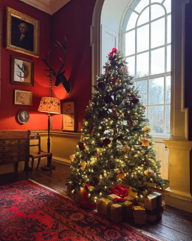 Twas the night before his big flight and all through the house not a creature was stirring for every heart was aglow 'cause they'd met someone great!💫

Santa has officially left the building and is prepping his sleigh! Thank you everyone who made our Santa visits so magical ✨️ safe travels, Big Man - see you in the sky!💥

#SantaIsComing #ChristmasMagic #ChristmasInIreland #MagicalMoments #SantaExperience #SafeTravelsSanta